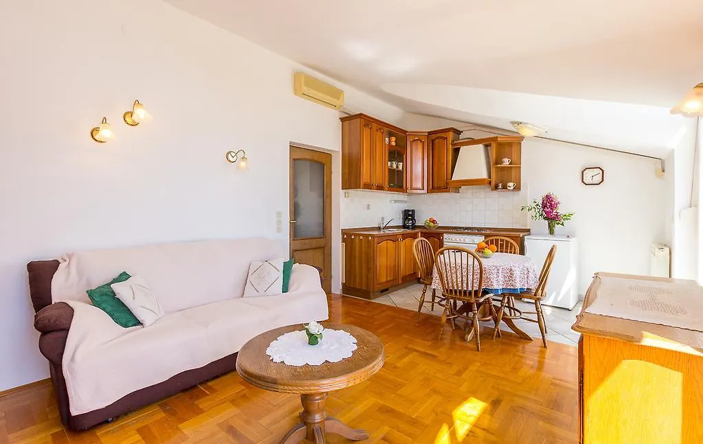 Apartments Pradolando Pula 0*,  Croatia